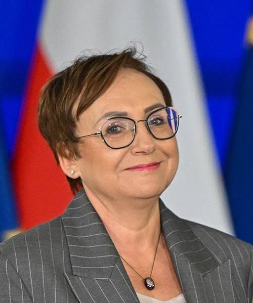 ⚖ Новая глава Конституционного трибунала Польши распорядилась, чтобы судьи работали за пределами здания суда